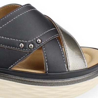 Sandalia New Walk Negra Tachas